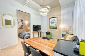 Stylish Chic Stunning 1BR Gem in The Heart of Queen St